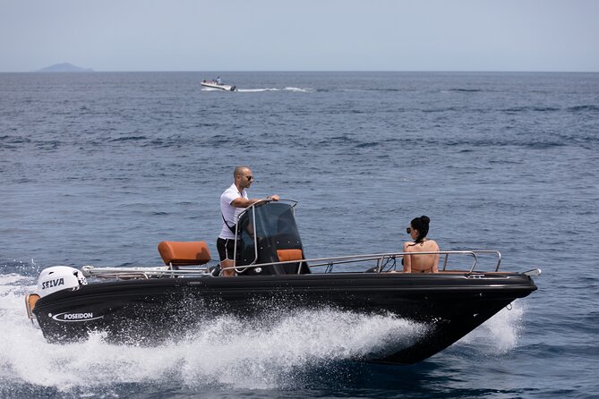 Boat Rental in Santorini License Free - The real price and optional services
