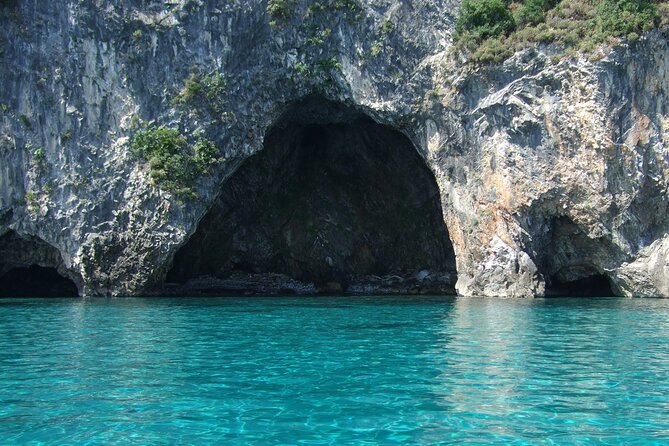 Boat Trip "Sea Caves of Thetis" - What the small group changes