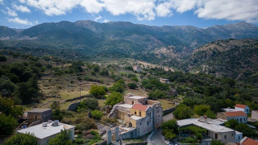 Chania: 7 Villages of Apokoronas Tour with Lunch - The bakery stop, where Cretan food gets practical