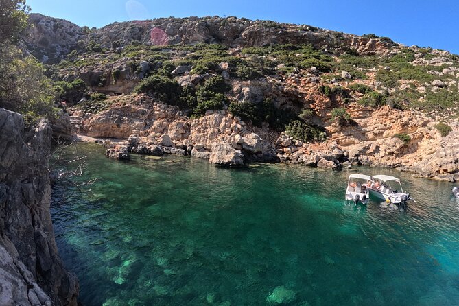 Chania: Boat Rental Almyrida - Ombros Gialos Beach: a flexible first stop