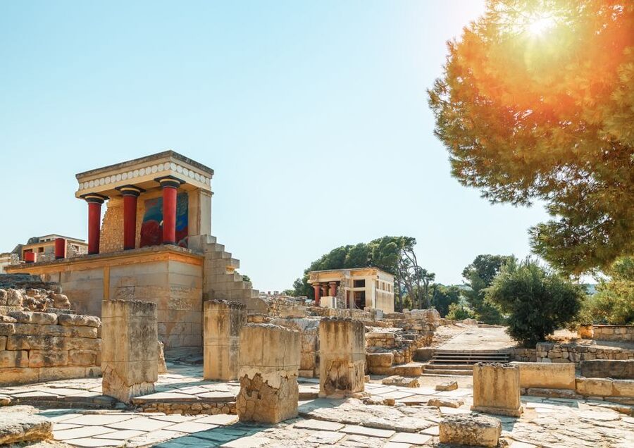 Chania/Rethymno: Knossos Palace & Heraklion City Tour - Heraklion Archaeological Museum and its original Minoan art