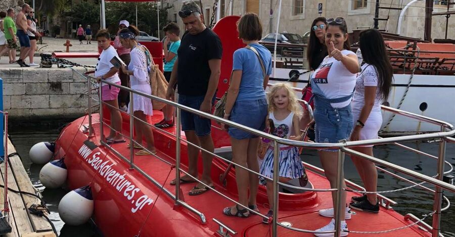 Chania: Semi-Submarine Boat Underwater Experience - Final 10 minutes: beyond the harbor wall