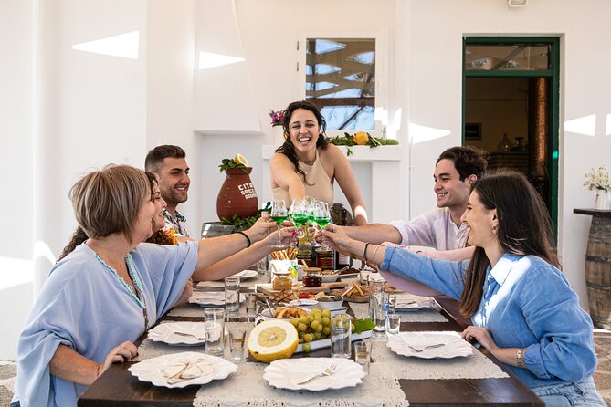 Citron Tasting and Distillery 1-Hour Guided Tour in Naxos - Key points at a glance