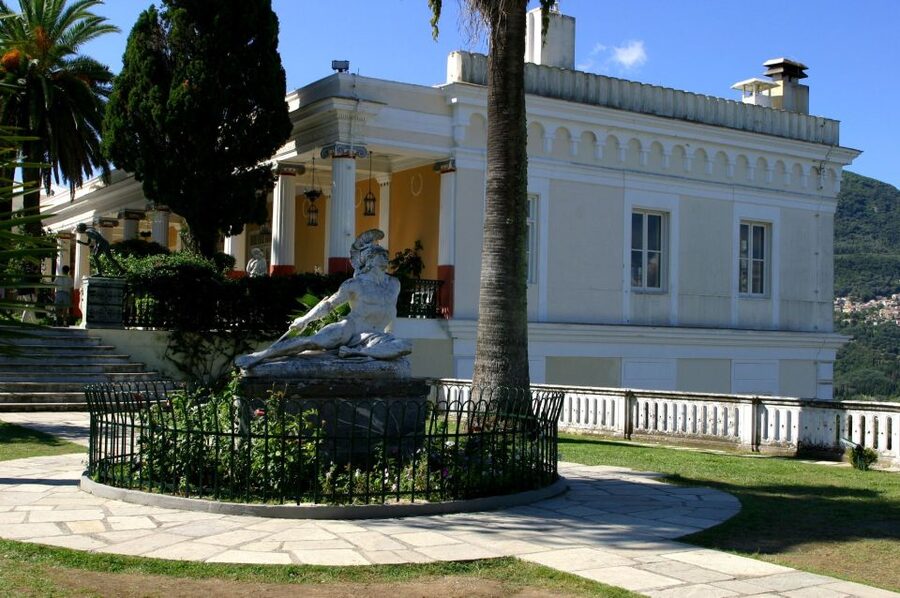 Corfu: Customized Private Tour - Food, cafes, and an olive-oil stop