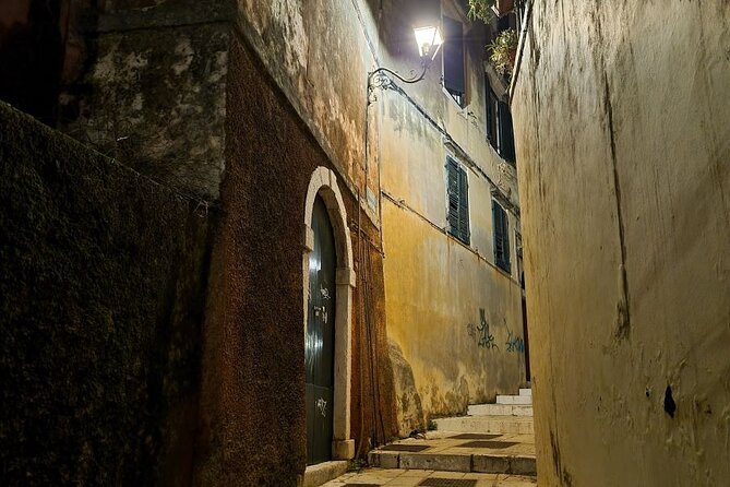 Corfu Ghost Stories, Dark Legends & Facts Night Tour - The unexpected talking cat
