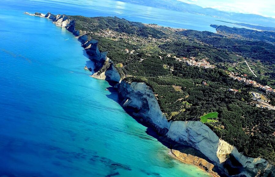 Corfu: Tandem Paratriking Flight over Corfu - The one-minute lift into the air