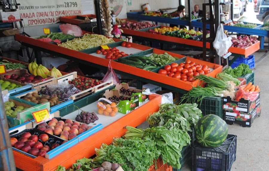 Corfu Town: Guided Walking Tour and Local Food Tastings - Why the guide can make or break the day