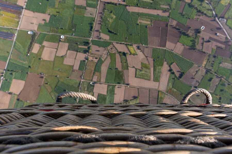 Crete: Hot-Air Balloon Flight with Breakfast and Wine - Helping the crew prepare the balloon