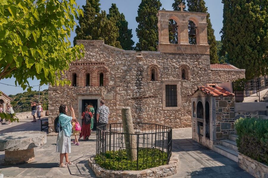 Crete: Knossos Palace and Lassithi Plateau Day Tour - Should you book it?