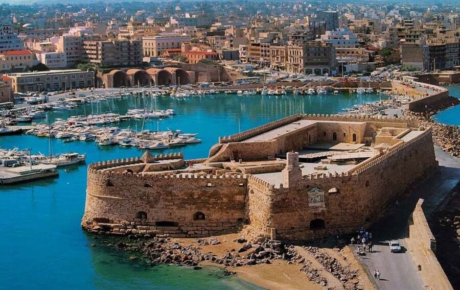 Crete: Knossos Palace, Heraklion City, Market Guided Tour - Guides, languages, and the pace of the day