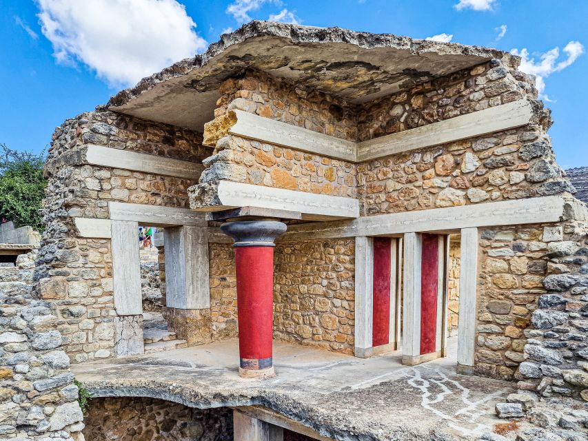 Crete: Knossos Palace, Heraklion City, Market Guided Tour - Hotel pickup and the long road toward Knossos