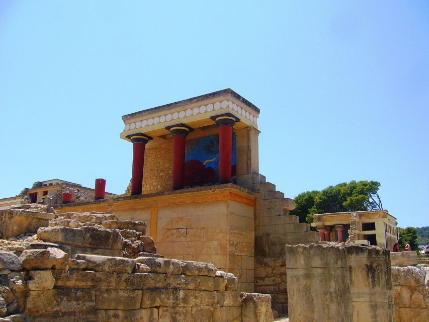 Crete: Knossos Palace & Heraklion Guided Tour - The tour’s strongest feature: clear guiding