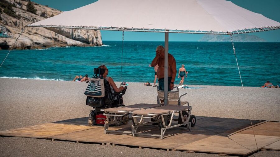 Crete: Matala Beach and Hippie caves, Red beach - Who will enjoy this day trip