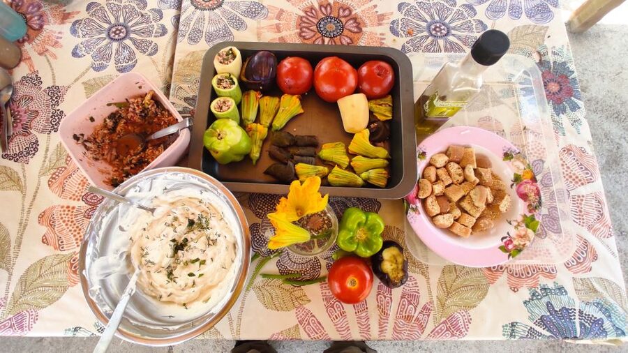 Crete: Sightseeing Day Trip with Cooking Lesson and Lunch - Riding the dirt roads through Embasa gorge