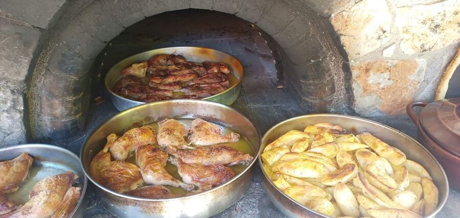 Crete: Sightseeing Day Trip with Cooking Lesson and Lunch - Cooking with local ingredients