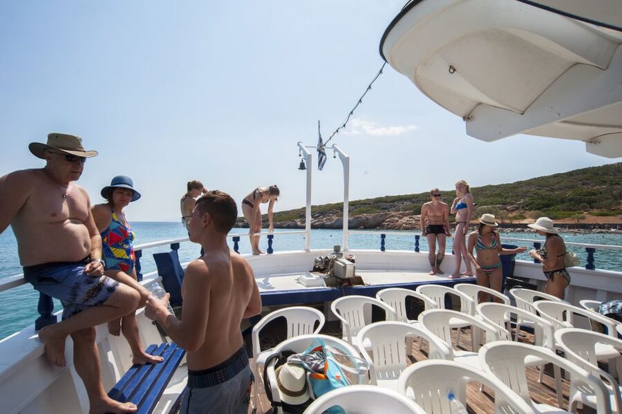 Crete: Spinalonga, Elounda, & Agios Nikolaos Boat Tour & BBQ - Why this Crete day trip works