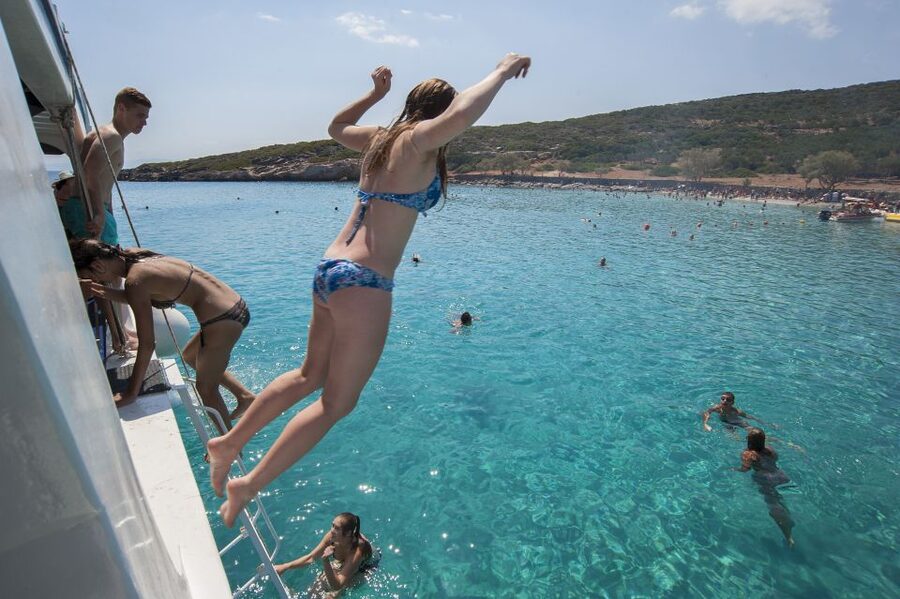 Crete: Spinalonga, Elounda, & Agios Nikolaos Boat Tour & BBQ - Agios Nikolaos and Lake Voulismeni