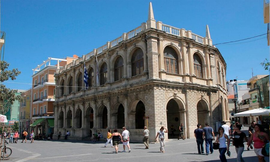 Day Trip To Heraklion City Center & Market & CretAquarium - Walking to Koules Fortress and the Venetian harbor