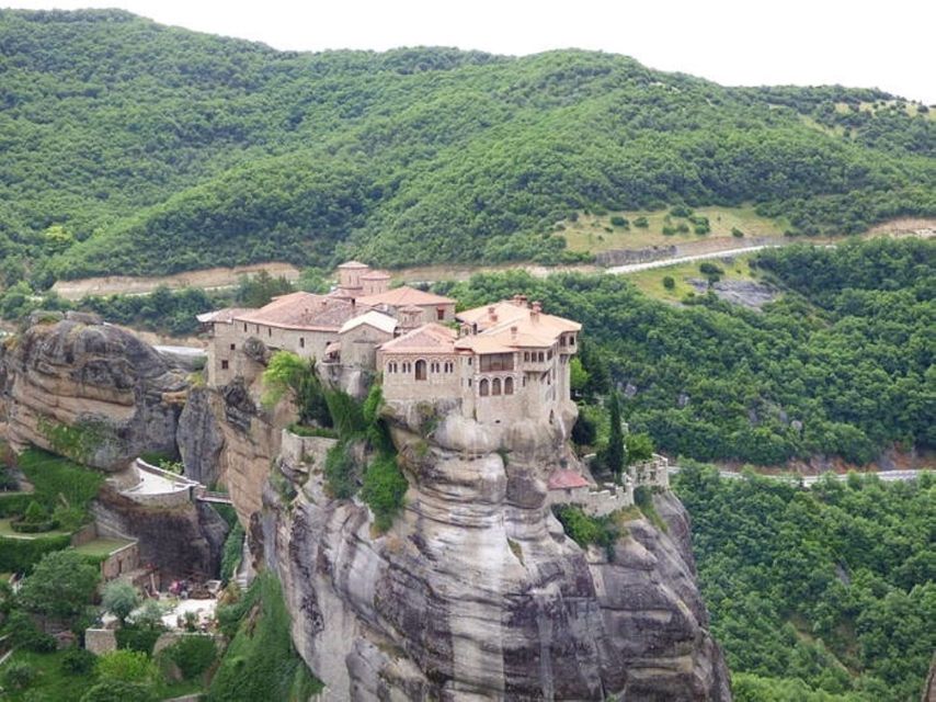 Delphi and Meteora: 2-Day Bus Tour from Athens - Who should book this tour