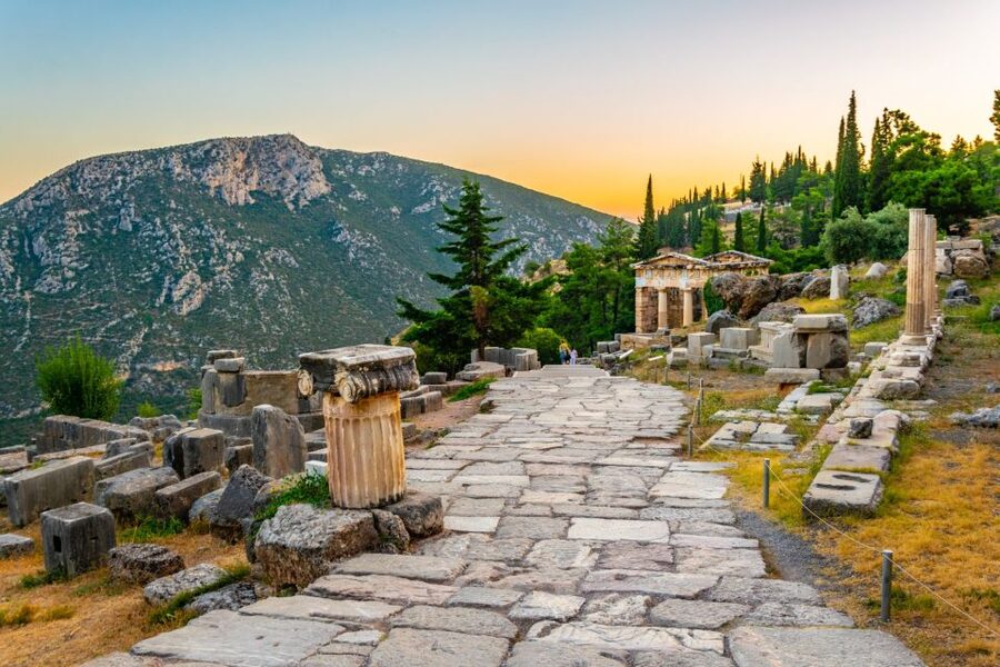 Delphi: Archaeological Site & Museum Ticket with Audio Tour - The mountain views are part of the ticket