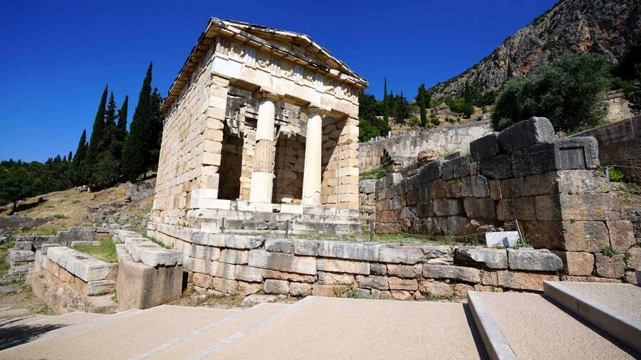 Delphi: Audiovisual self-guided tour with 3D models - Who should choose this Delphi experience?