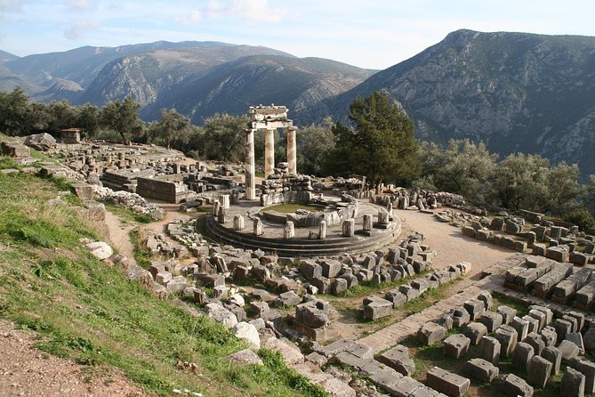 Delphi Day tour for groups from Athens - Delphi Ancient Town and the Omphalos