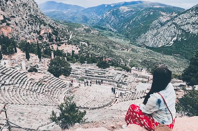 Delphi Full Day Private Trip From Athens With Lunch Overlooking the Sea - Lunch in Delphi with wine and a broad sea view