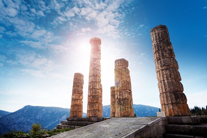 Delphi, Thermopylae, Corycian Cave 300 Spartans Tour - Arachova gives you a quick mountain welcome