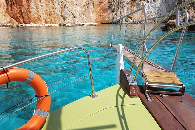"Dreamy cruise"Daily Cruise from Argostoli harbour with a traditional Greek boat - Xi Beach offers red sand and playful mud