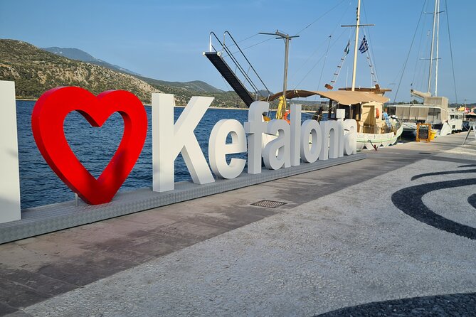 "Dreamy cruise"Daily Cruise from Argostoli harbour with a traditional Greek boat - White Rocks Beach brings the first clear-water stop