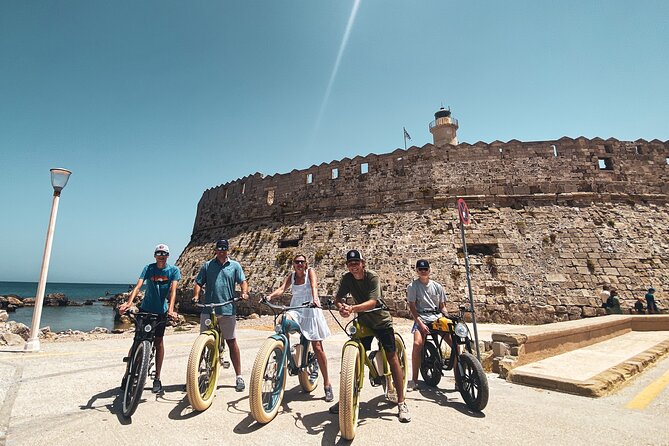 E-Bike Photo Stop Tour - Riding through the Medieval City