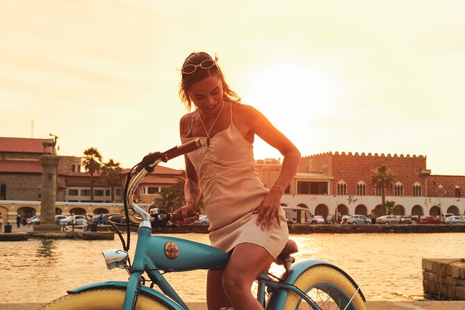 E-Bike Photo Stop Tour - Plateia Ippokratous and the Old Town’s social center
