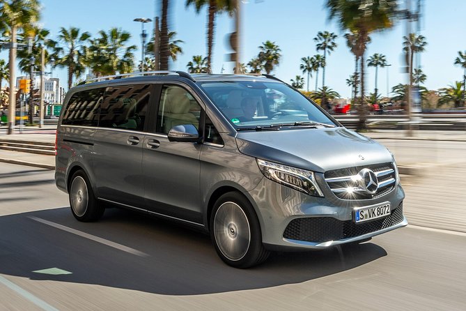 Economy Departure Transfers To Santorini Airport - Shared rides, vehicle size, and comfort