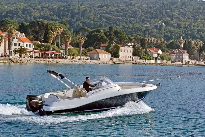Explore Santorini and its volcanic wonders with Alex Private Boat - Who Will Enjoy This Most