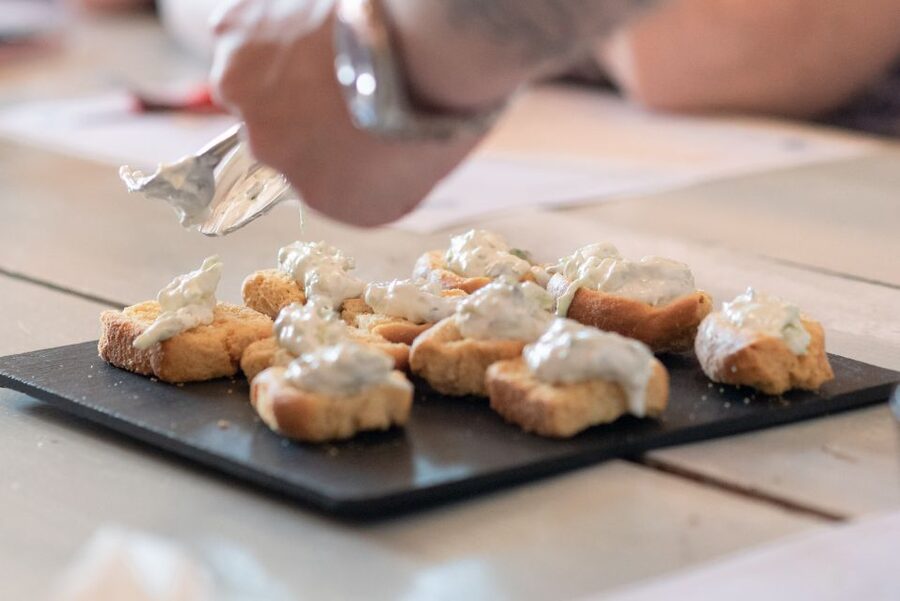 Explore the Hidden Food Gems of Athens - Who should book this experience?