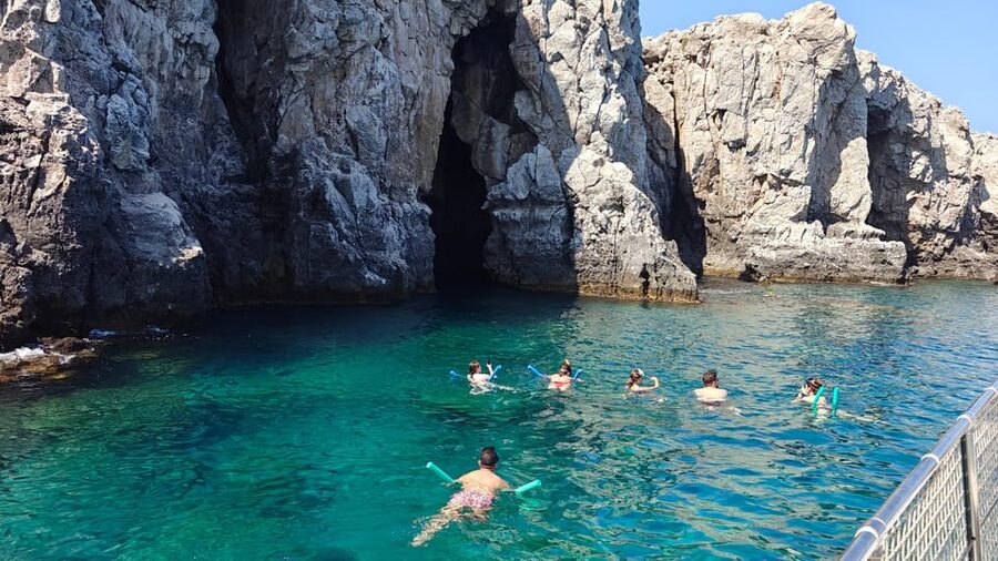 Faliraki: Boat Trip to Afantou Caves, Antony Quinn, Ladiko - The crew makes the difference