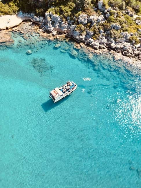 Faliraki: Yellow Sub Cruise to Anthony Quinn Bay & the Caves - What the yellow semi-submarine actually offers