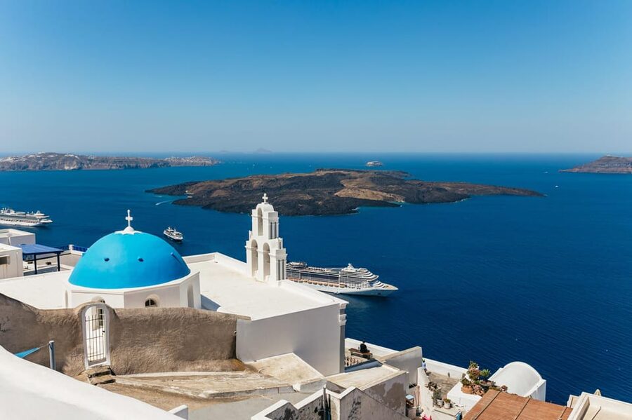 Fira: Guided Foodie Walking Tour with Tastings - The market and the tavern meal
