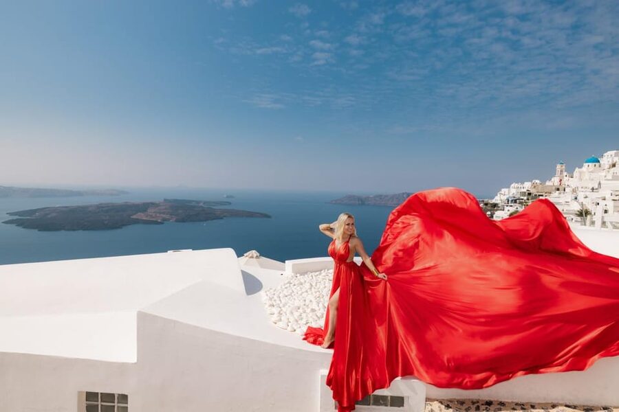 Flying dress Photoshoot in Santorini with Hotel Pickup - Who should book this experience