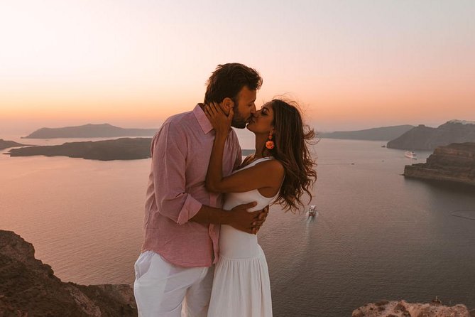 Flying Dress Santorini Photoshoot - How the photographer and assistant shape the session