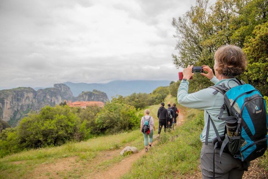 From Athens: 3 Days in Meteora & Delphi with Tours & Hotel - Day 2: Choose a minibus tour or a morning hike