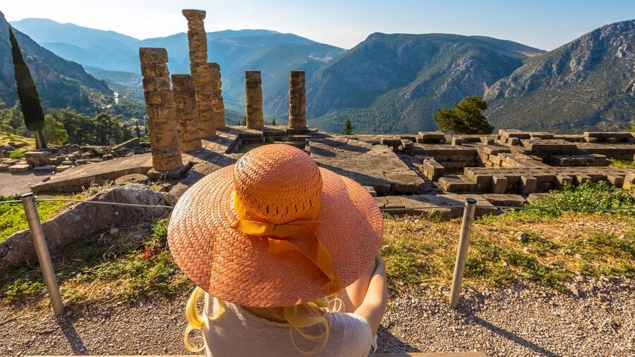 From Athens: 3 Days in Meteora & Delphi with Tours & Hotel - A free afternoon beneath the rocks