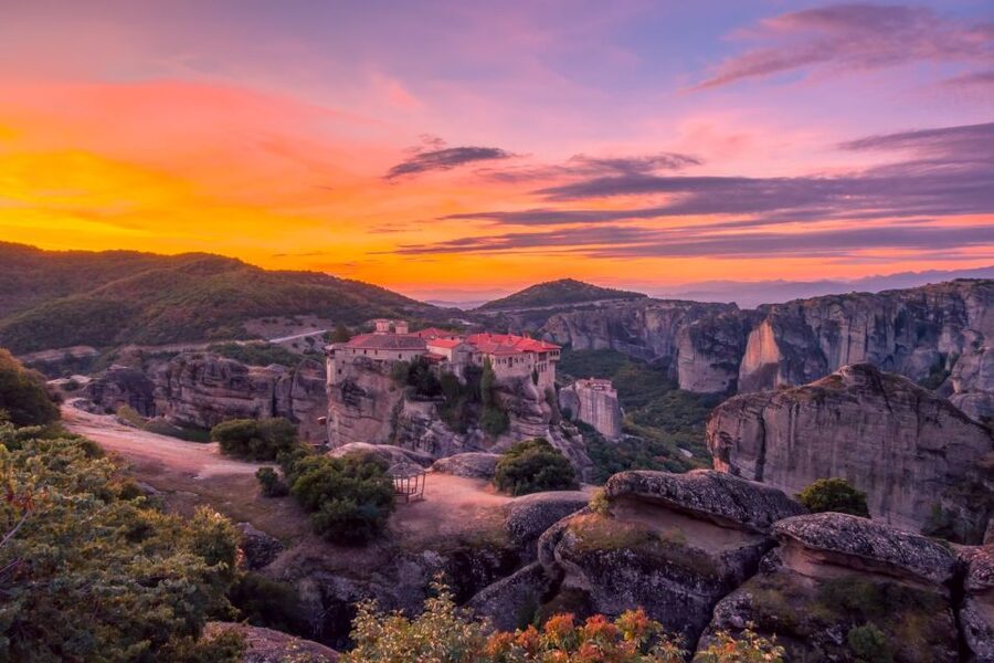 From Athens: 3 Days in Meteora & Delphi with Tours & Hotel - Delphi museum and the sanctuary of Apollo