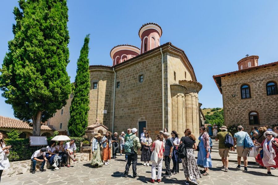 From Athens: Delphi and Meteora 2-Day Guided Tour - Meteora’s monasteries above the rocks