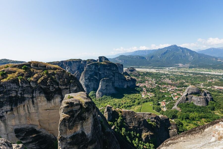 From Athens: Delphi and Meteora 2-Day Guided Tour - Thermopylae and the road back