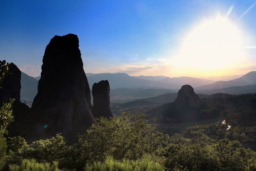 From Athens: Delphi and Meteora 2-Day Tour with Hotel - Key details to know before booking