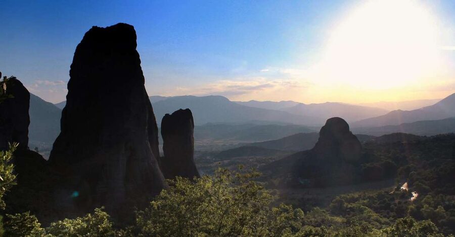 From Athens: Delphi and Meteora 2-Day Tour with Hotel - Dinner and an evening in Kalabaka