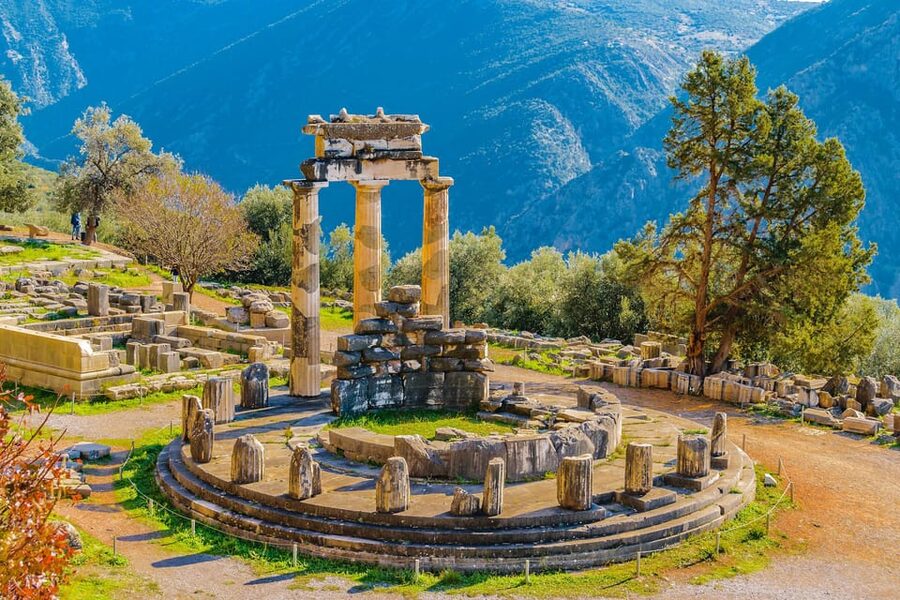 From Athens: Private Delphi and Thermopylae Guided Day Trip - Why this private day trip works