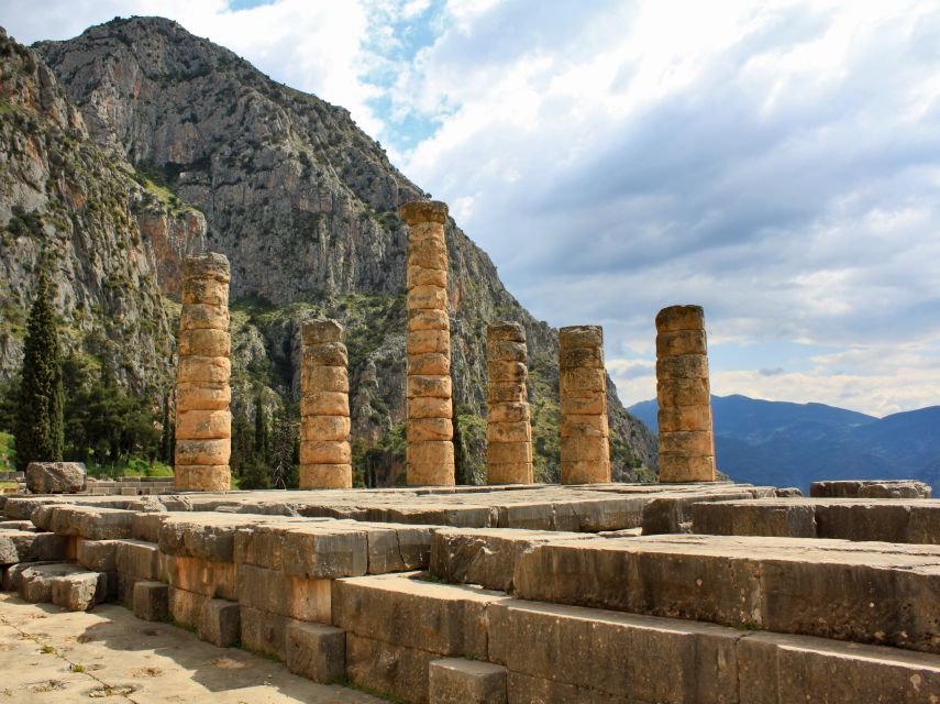 From Athens: Private Delphi and Thermopylae Guided Day Trip - Is $371 per person good value?