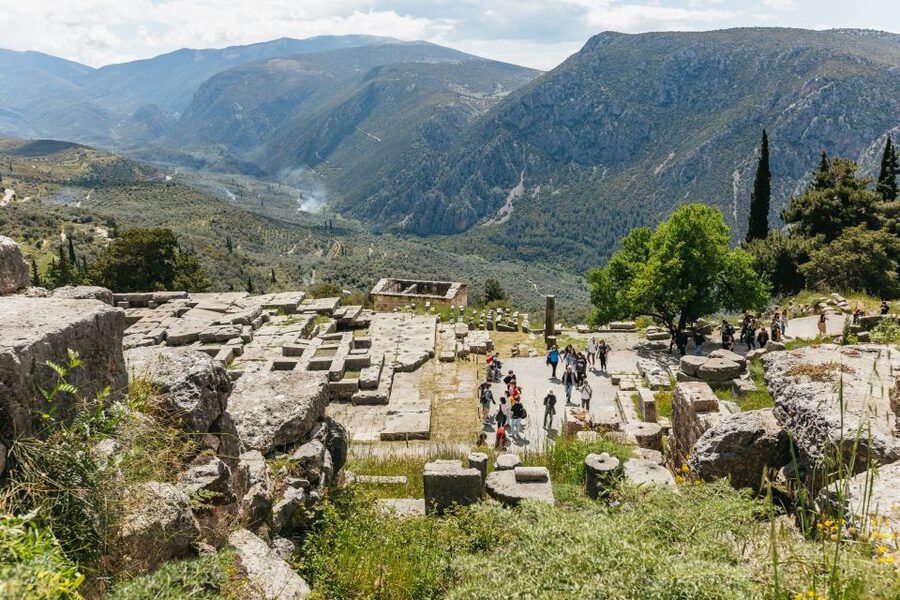 From Athens: Small-Group Delphi, Museum & Arachova Day Trip - What to bring and how to make the day better